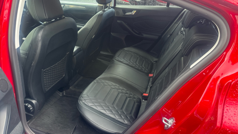 Ford Focus 1.0 EcoBoost Hybrid mHEV 155 Titanium Vignale 5dr Petrol Hatchback